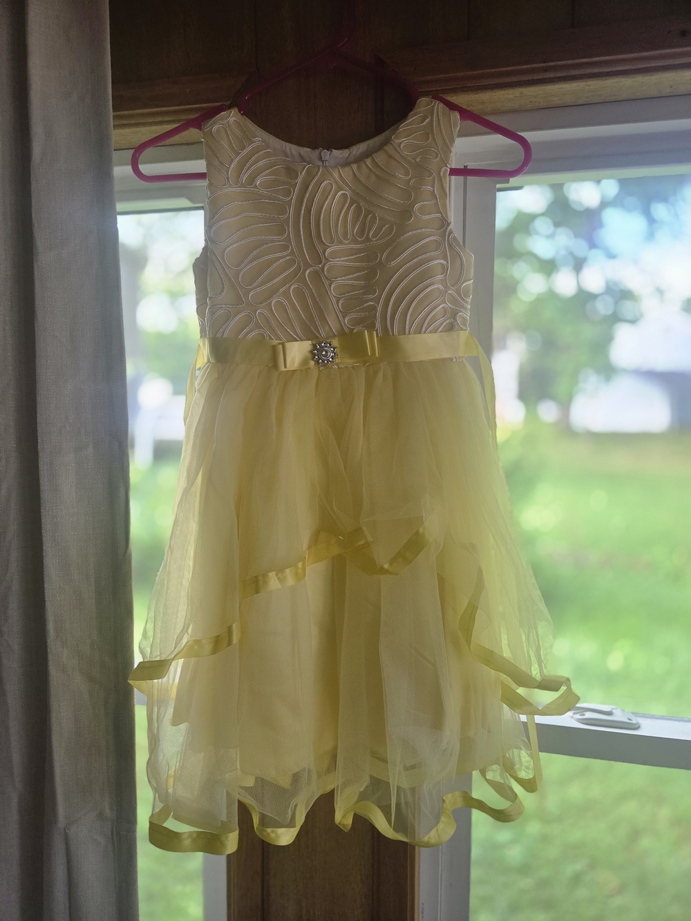Girls' Yellow Satin-Trim Tulle Dress with Embellished Waist